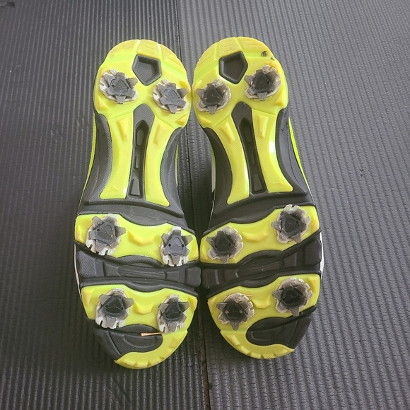 Mizuno Golf shoes(Men 9 US, Women 7.5 US) - Picture 4 of 7